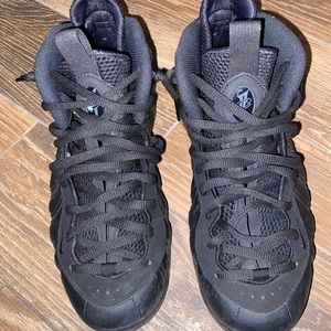 Black Foamposites size 10